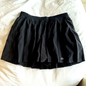 Black Alo pleated tennis skirt - size small, with built in shorts